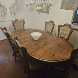 Vintagge Dining Room Table