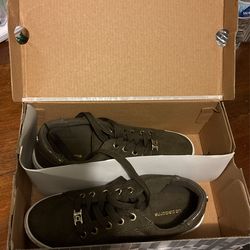 Liz Claiborne Shoes- Size 6 Olive color