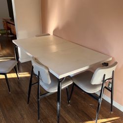 Mid-century kitchen table with 4 chairs