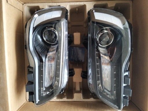 Chrysler 300 Headlights