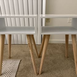 2 Side Tables