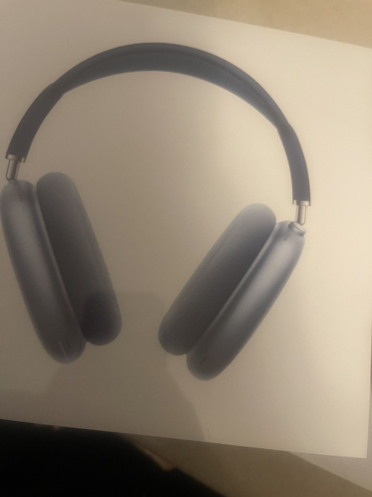 Apple AirPod Max purple Red blue White Orange