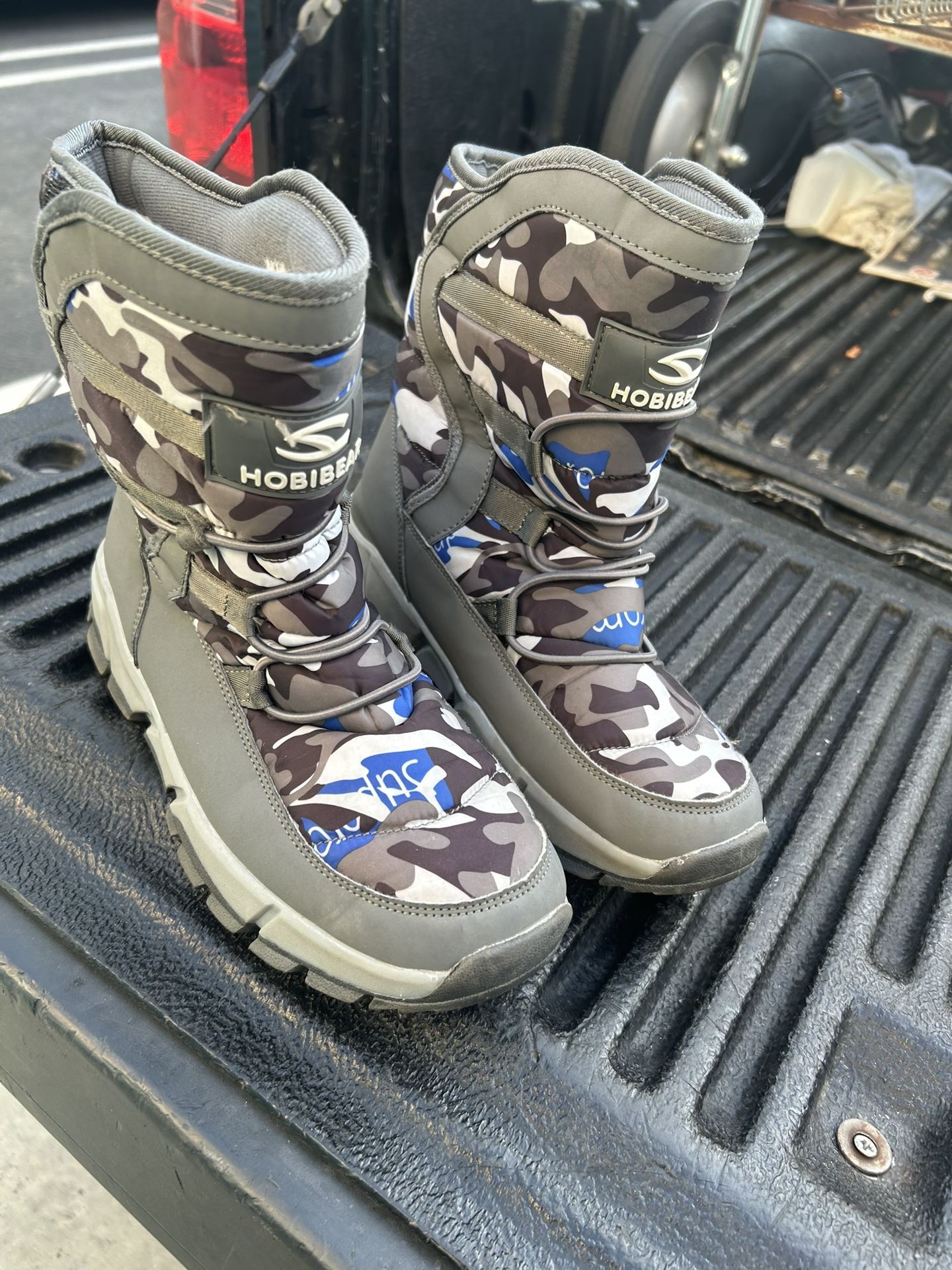 Like New Kids Snow Boots Size 2