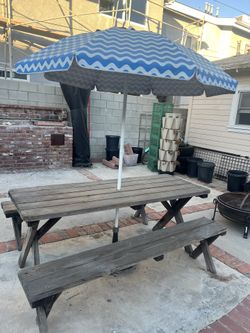 Nice picnic table great for holidays coming up