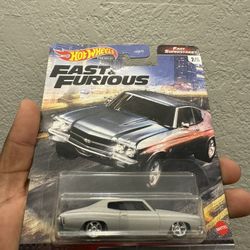 Hot Wheels '70 Chevelle SS, [Gray] Fast Superstars 2/5