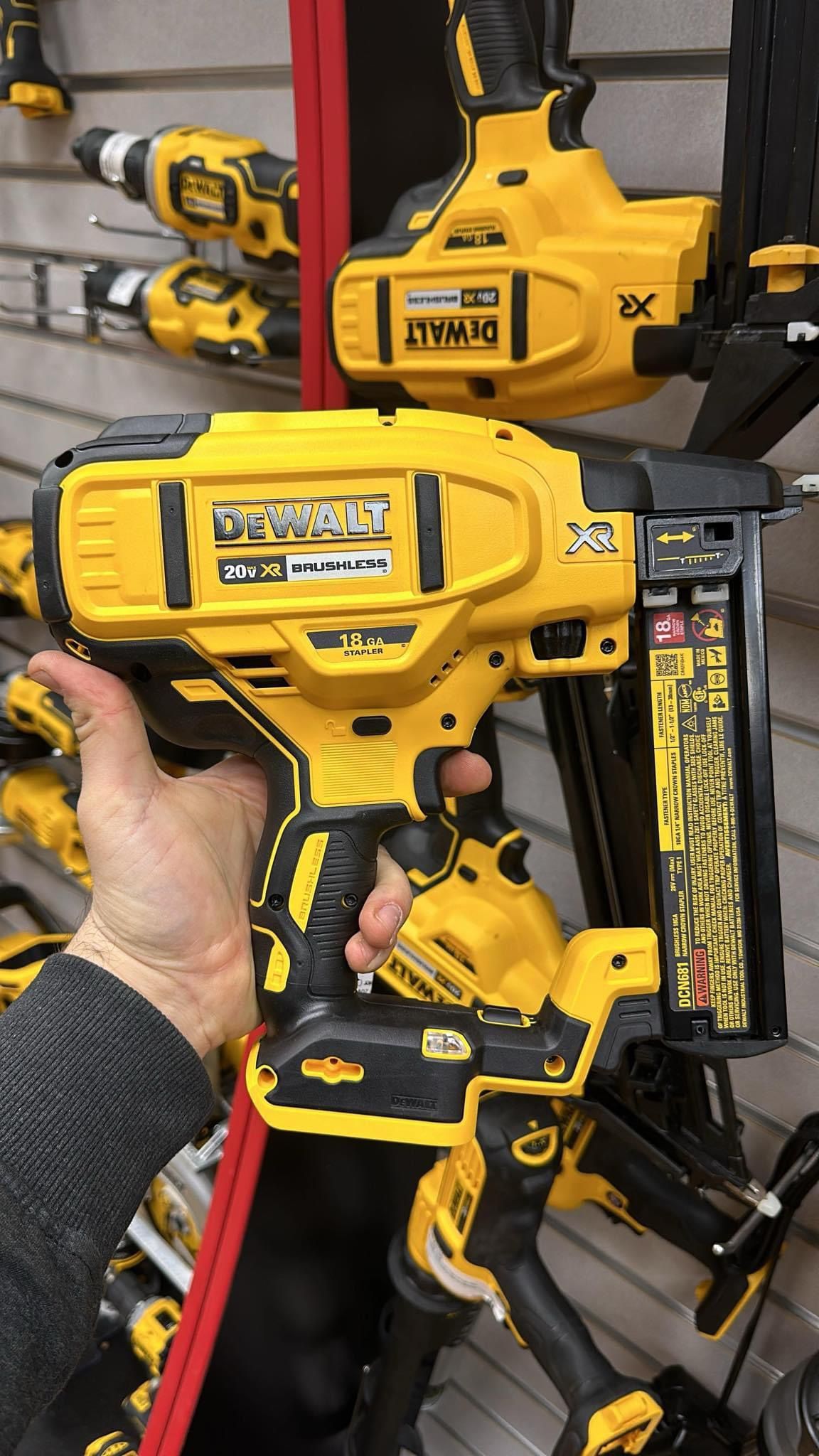 Dewalt 18GA 20v Crown Stapler TOOL ONLY