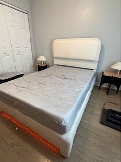 Full bed frame