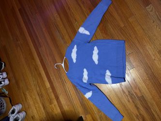 Med blue cotton long sleeve with clouds