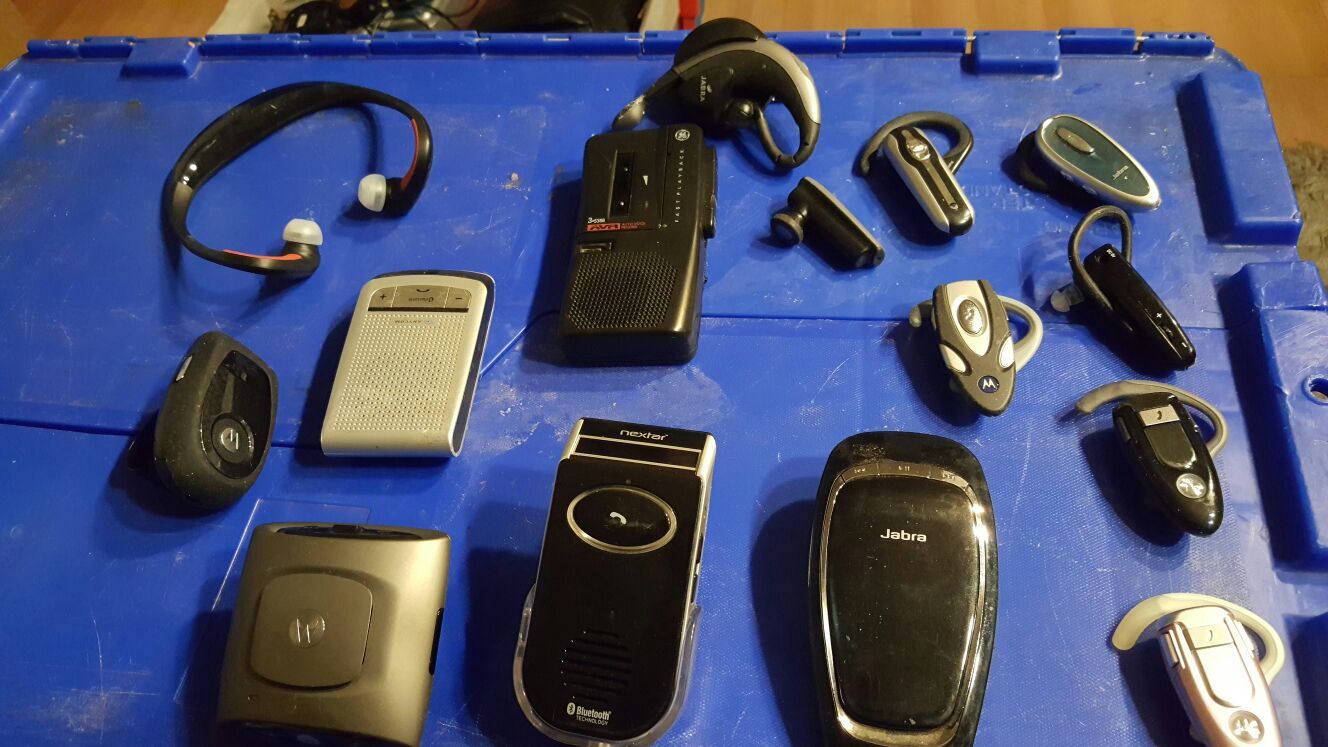 Bluetooth ear piece and car hands free devices