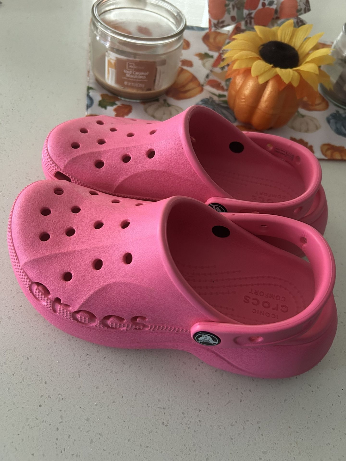 Women Size 5 Crocs