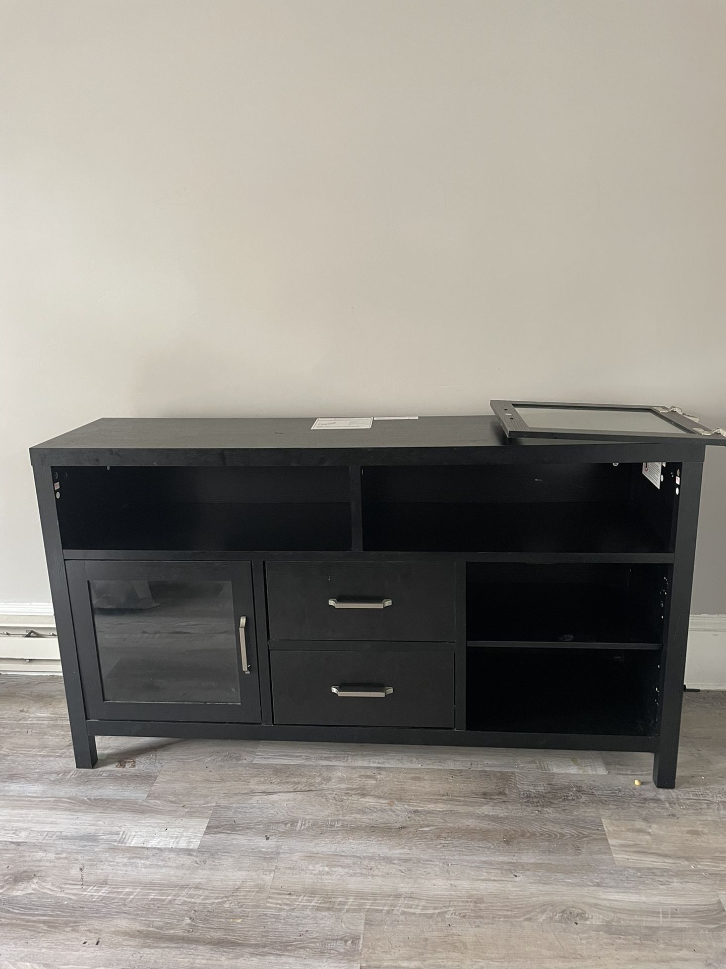 Entertainment Center/ TV Stand 