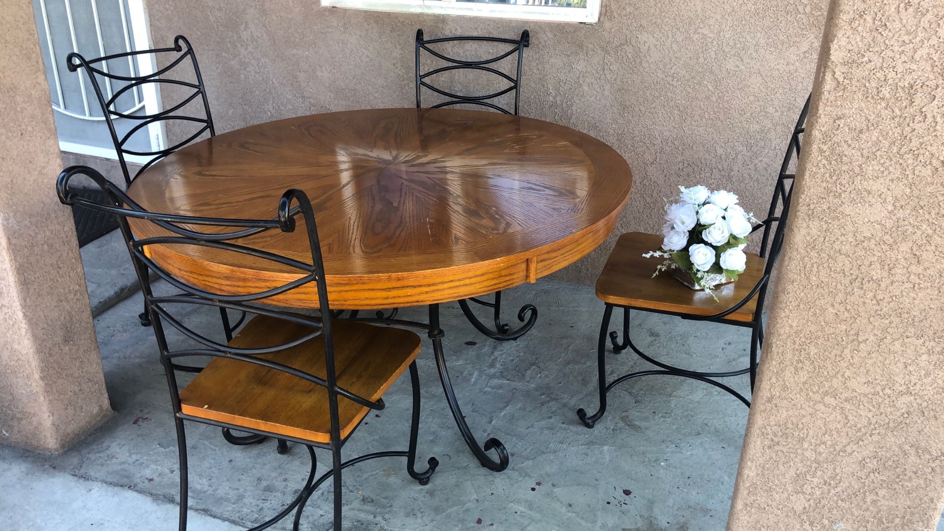 Table    And  4 Chairs