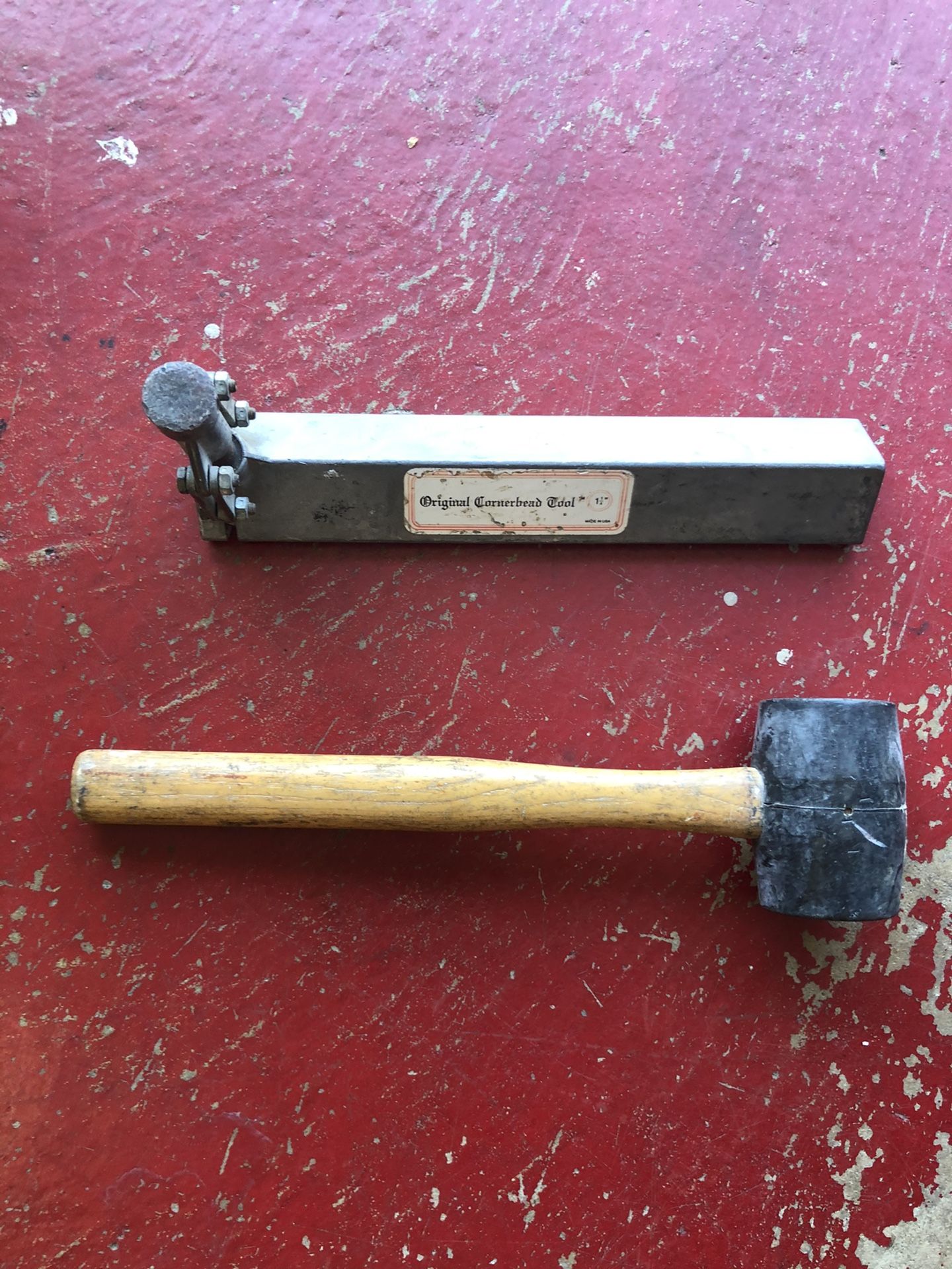 CORNERBEAD TOOL AND RUBBER MALLOT