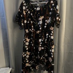 Women’s Dress Floral And Flowy With Belt.
