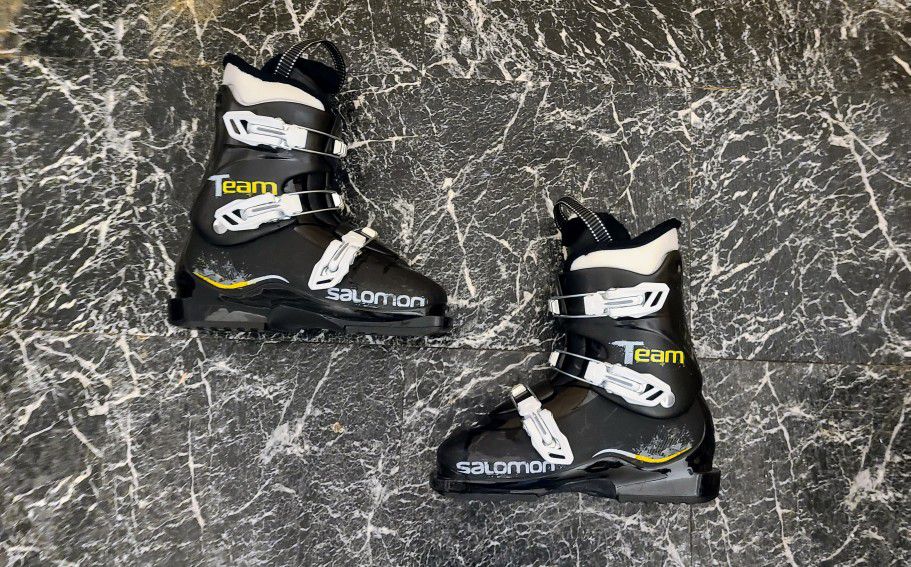 Lady SALOMON TeamT3 Ski Boots sz 7-7.5 