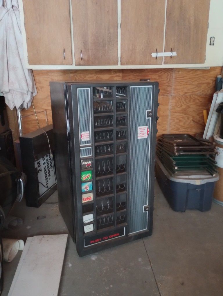 Pop And Snack Combo Machines
