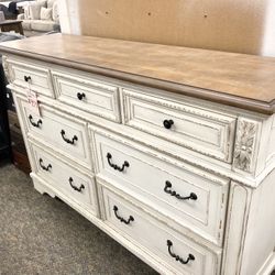 New Dresser 🔥🔥 IN STOCK 