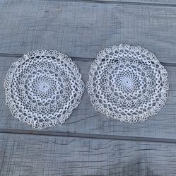 Set of 2 Vintage Hand Crocheted Lace Doilies Round White Cream 81/2"Table Decor