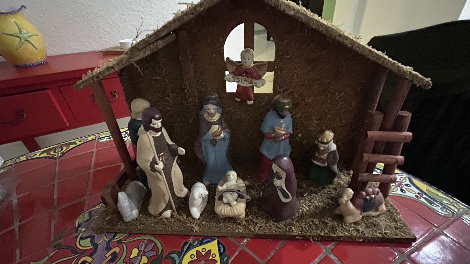 Small Christmas Nativity Stable For Free!