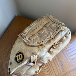 Wilson A2234 Baseball Glove Dual Hinge Pro Style Ron Guidry RHT