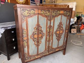 Armoire, Antique Style