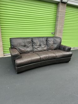 Beautiful Genuine Leather Sofa (Delivery Available)