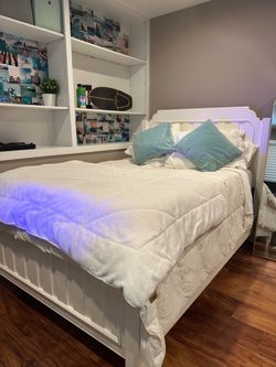White cottage style bed- Full size