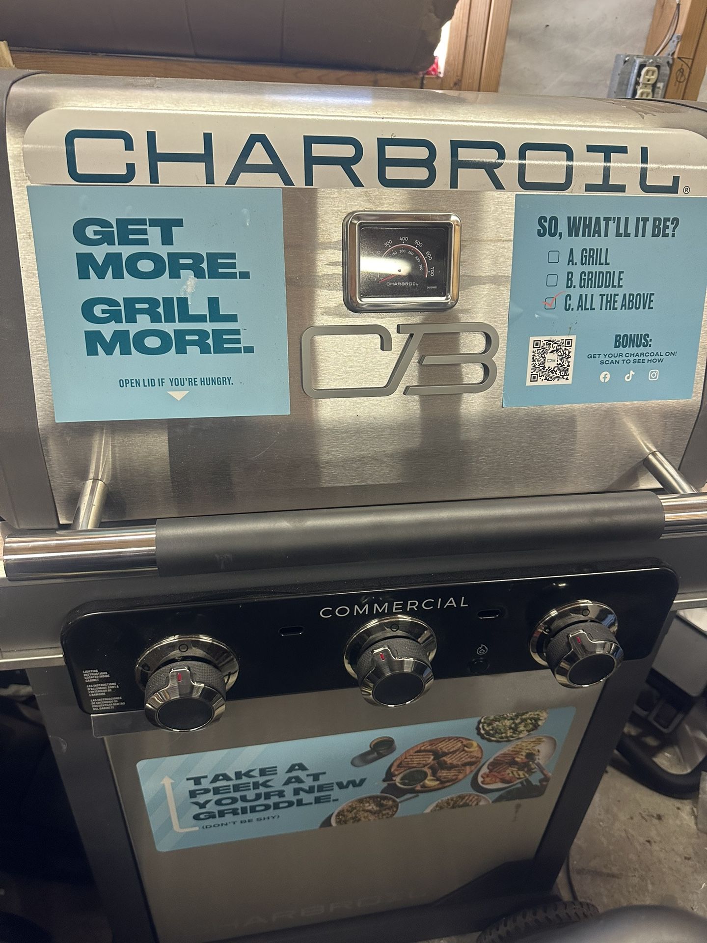 Brand New Charbroil Commercial Grill And Griddle