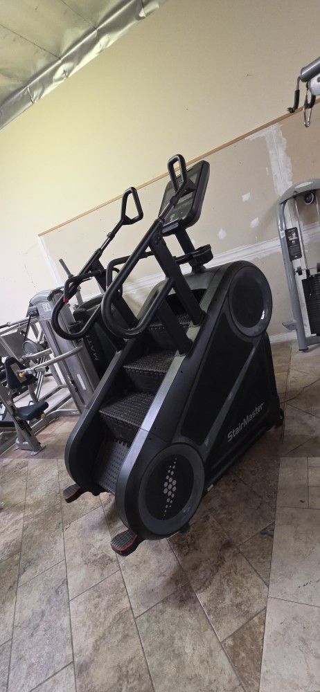 Stairmaster 8GX with newer LCD touchscreen cardio gym equipment exercise fitness machine