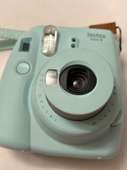 Instax mini 9 Polaroid camera - mint