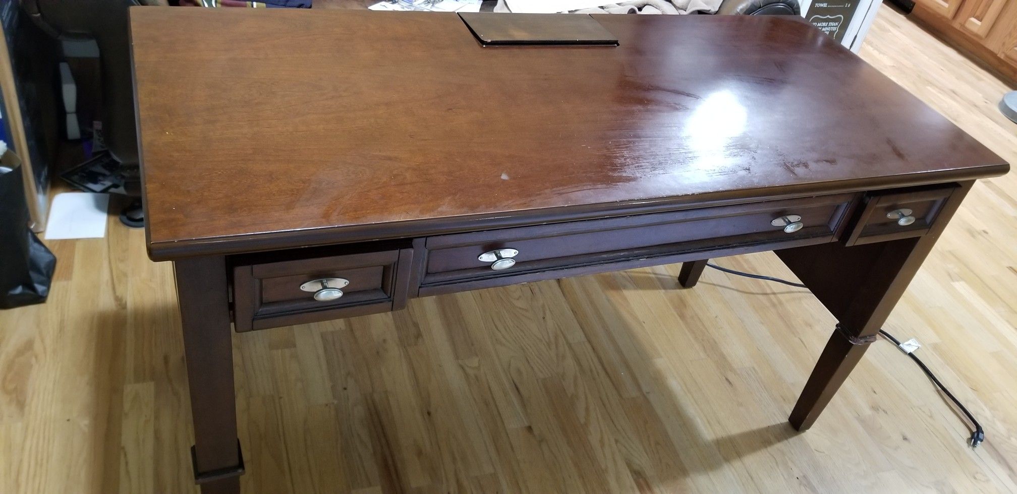 Costco computer desk for Sale in Edgewood, WA OfferUp