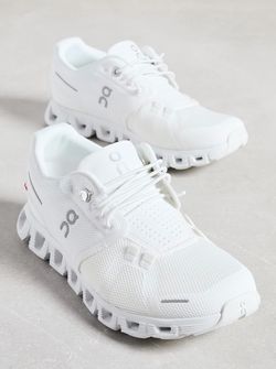 On Women's Cloud 5 Sneakers - size 8.5