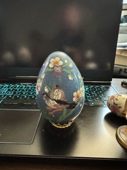 Chinese cloisonné enamel egg