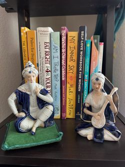 Porcelain Arabian Figurine Bookends Set