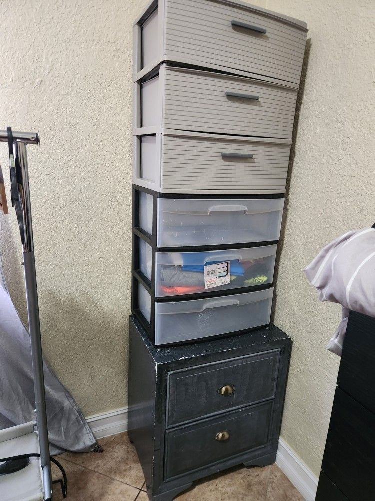 Gaveteros, TV Con Base (Modelo Viejo)