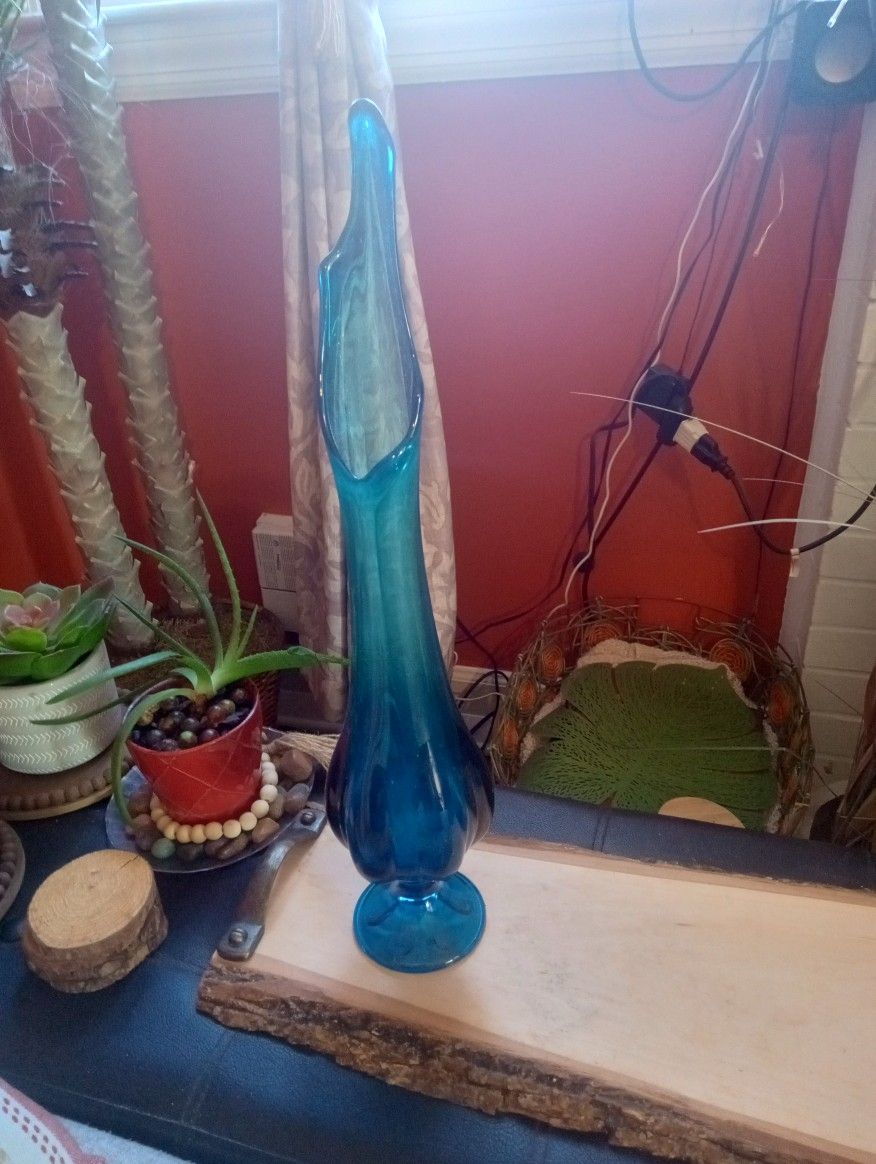 Vintage MCM Viking 6 Pedal Bluenique Swung Vase