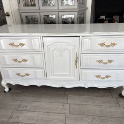 Dresser 9 Drawers Bassett Furniture 