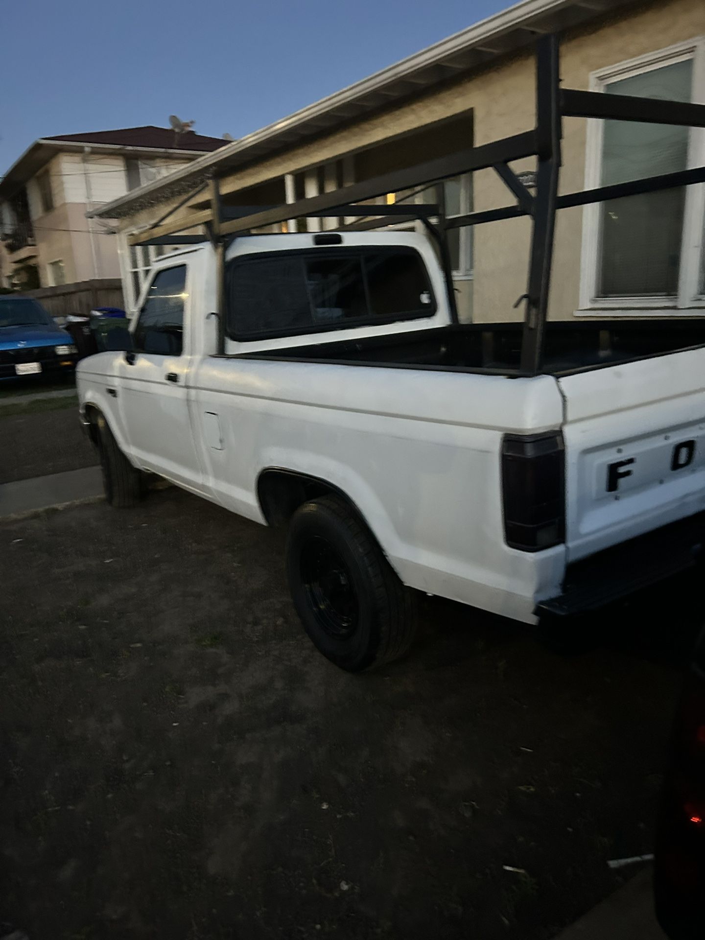 Bendo Una Troca Ford Ranger 1992 Tiene La Luz De Verification Porque Tiene Rota La Pipa Del Es Cape Pero La Troca Es Ta Al 100