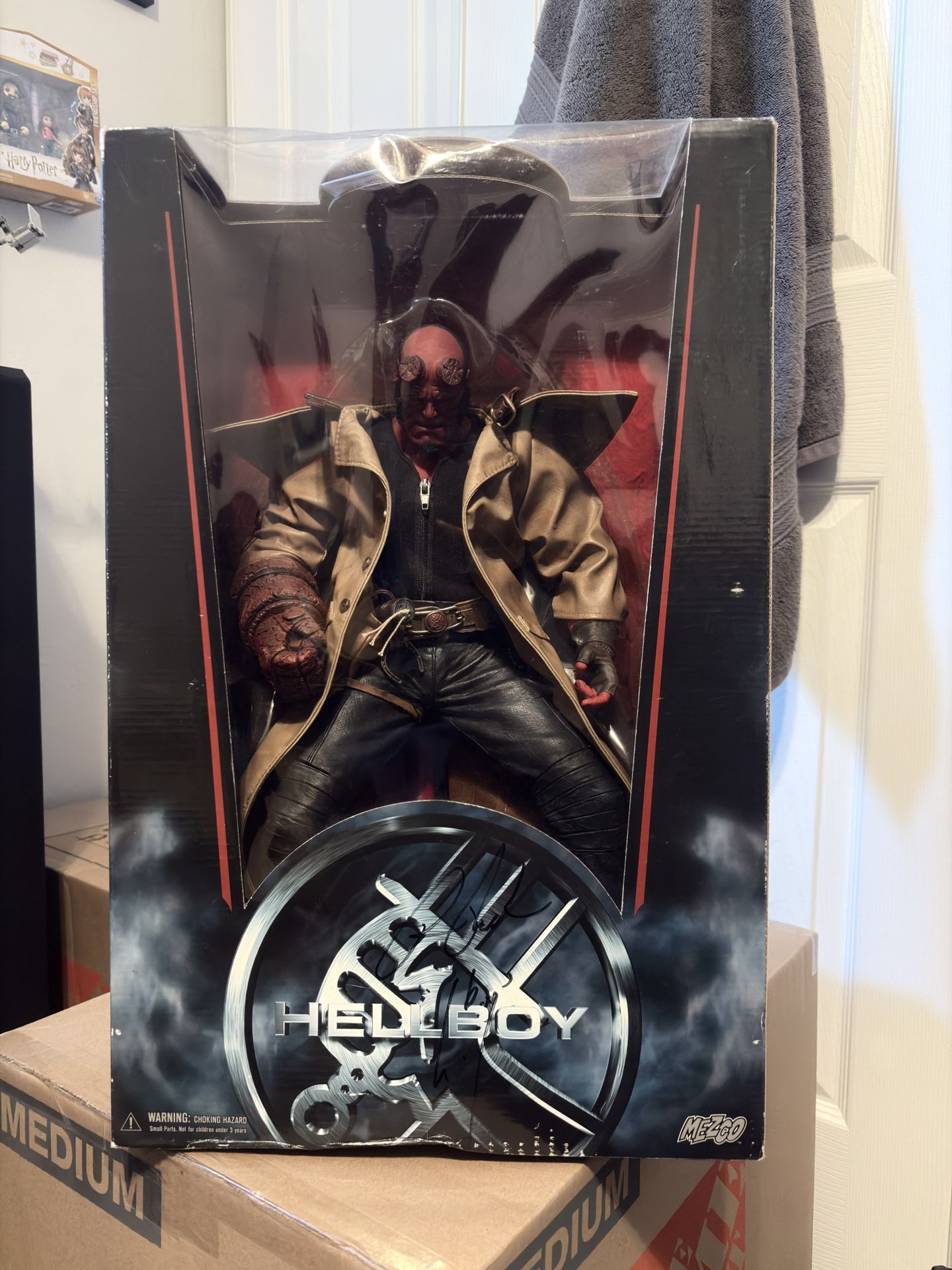 Hellboy Nezco Figure