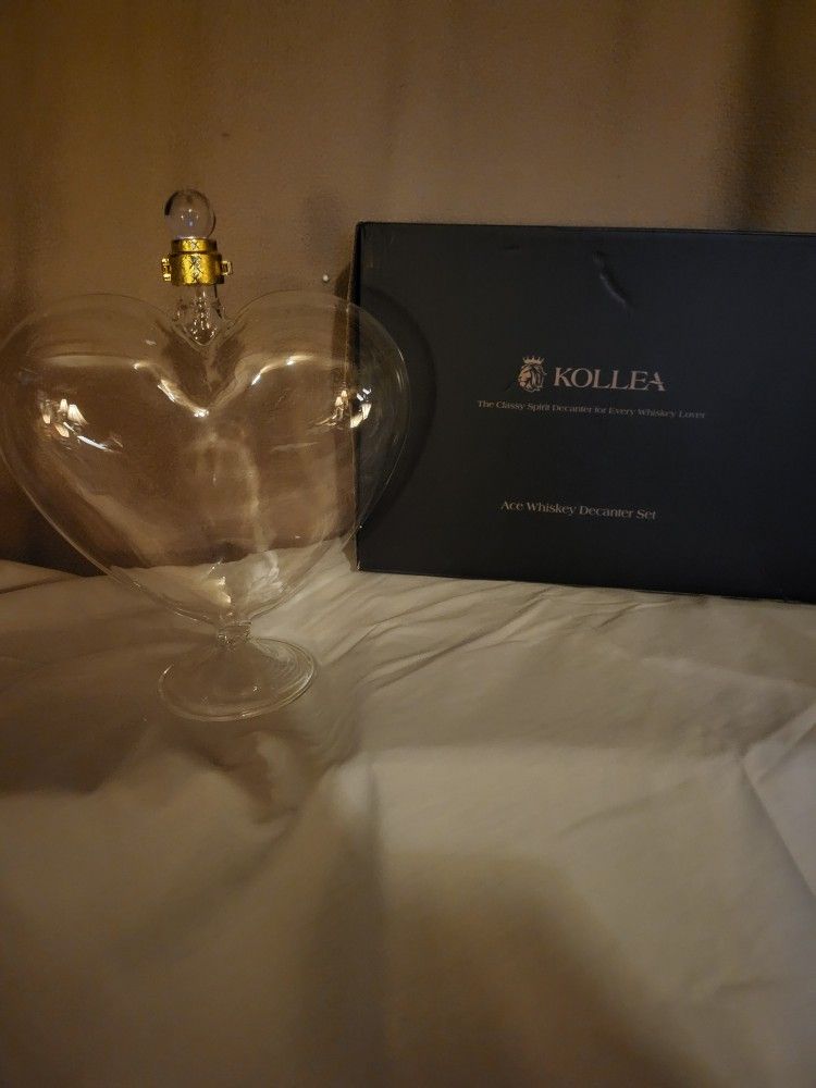 HEART SHAPED GLASS DECANTER