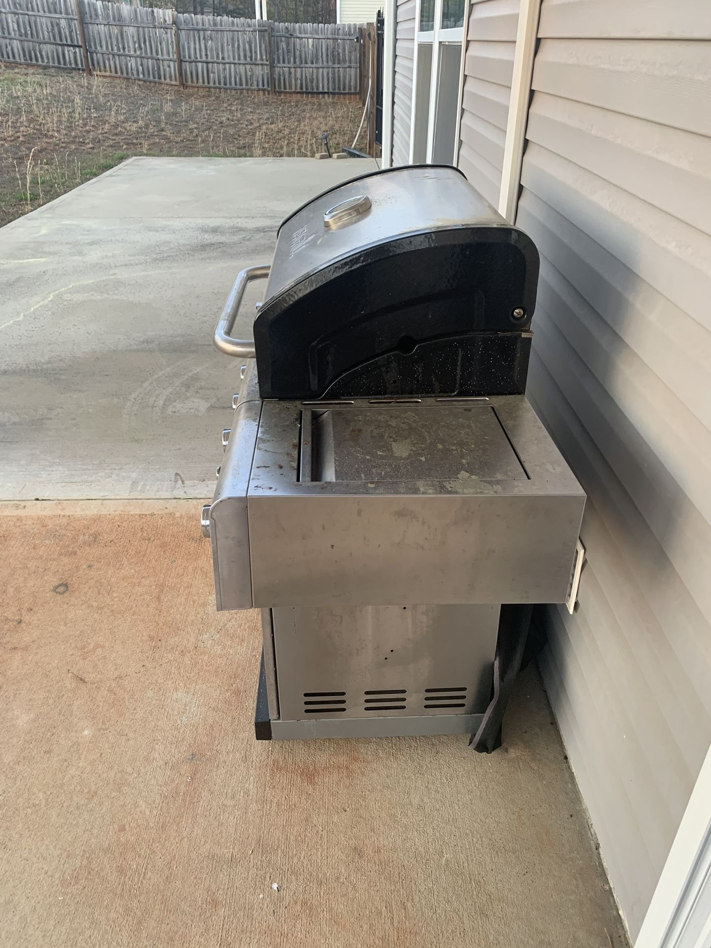 5-burner Gas BBQ grill