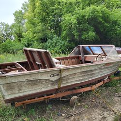 Late 50s Carver 17ft runabout