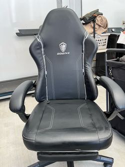 Computer desk chair, gamer style w/leg rest