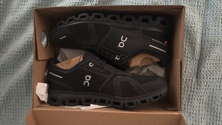 Black On Cloud 6 Shoes size 10