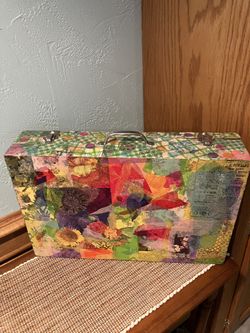 Decorative Box w/handle & 2 latches
