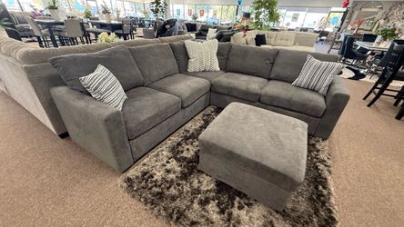 SECTIONAL WITH OTTOMAN