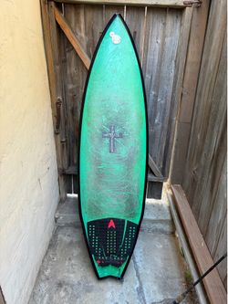 5’11 Santa Cruz Shortboard Surfboard