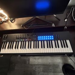 Novation Launchkey 61 MK4 MIDI Controller