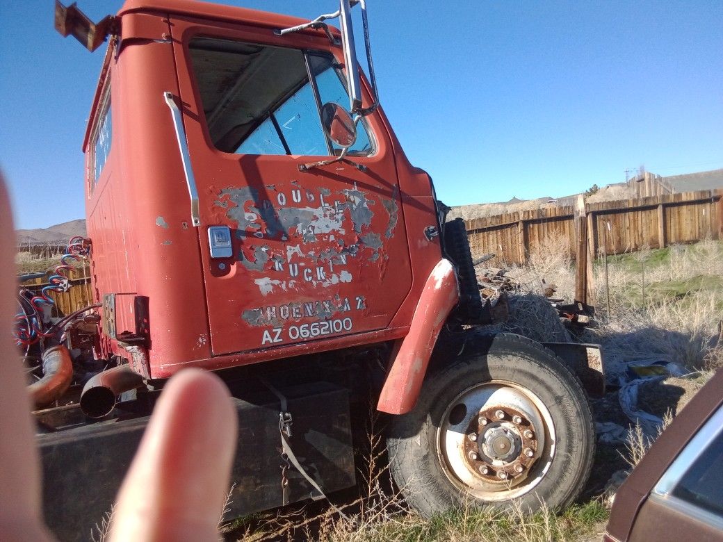 1978 International 3 Axle Tractor