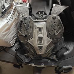 L/XL Thor Chest Vest